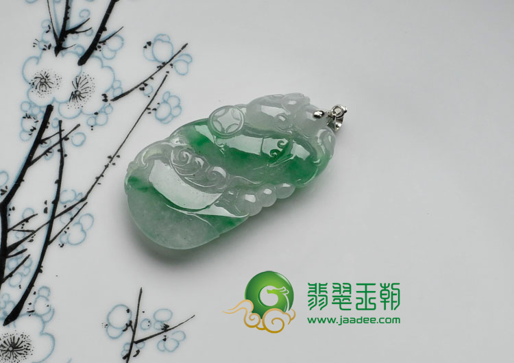 冰种飘阳绿缅甸翡翠貔貅如意挂件