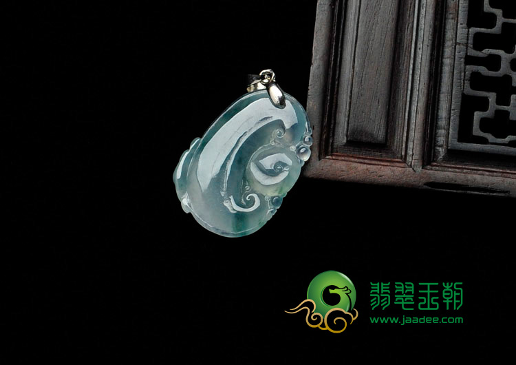 冰种飘花缅甸翡翠如意挂件