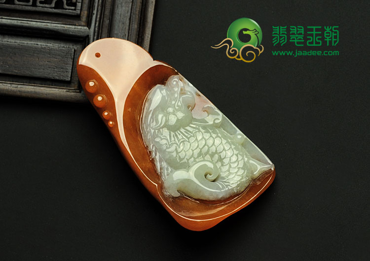 糯冰种红翡缅甸翡翠鱼龙变挂件