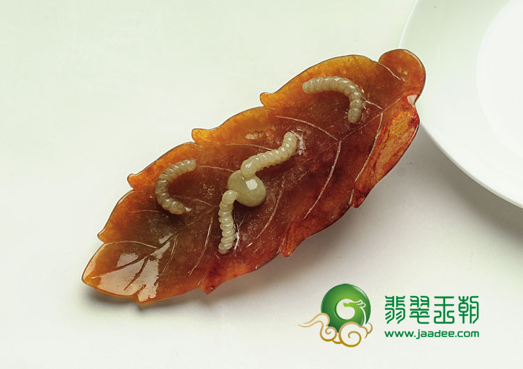 糯冰种红黄翡缅甸翡翠一叶春蚕挂件
