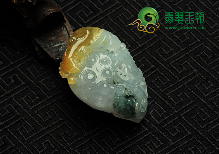 糯冰种黄翡飘花缅甸翡翠年年有余挂件