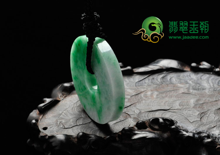 糯冰种翠色缅甸翡翠平安扣挂件