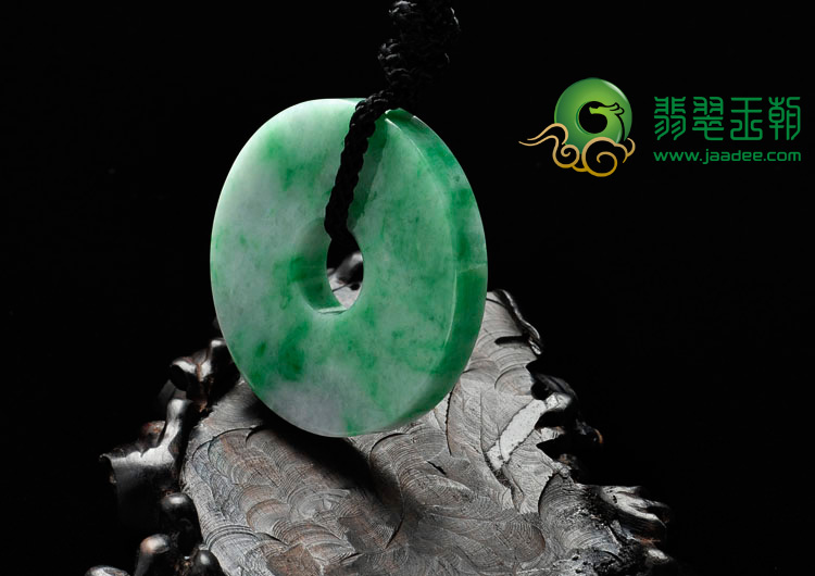 糯冰种翠色缅甸翡翠平安扣挂件