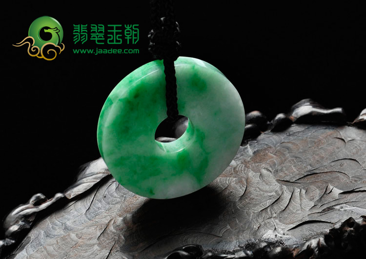 糯冰种翠色缅甸翡翠平安扣挂件