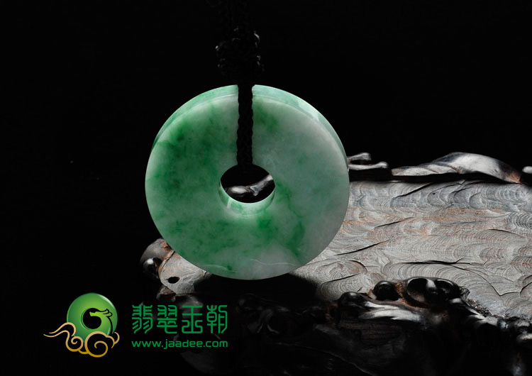 糯冰种翠色缅甸翡翠平安扣挂件