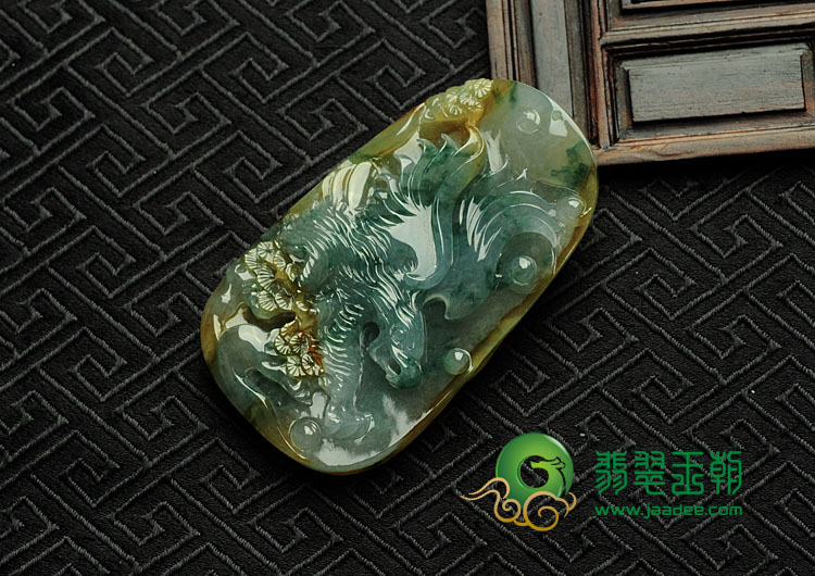 冰种黄翡飘花缅甸翡翠大展鸿图挂件