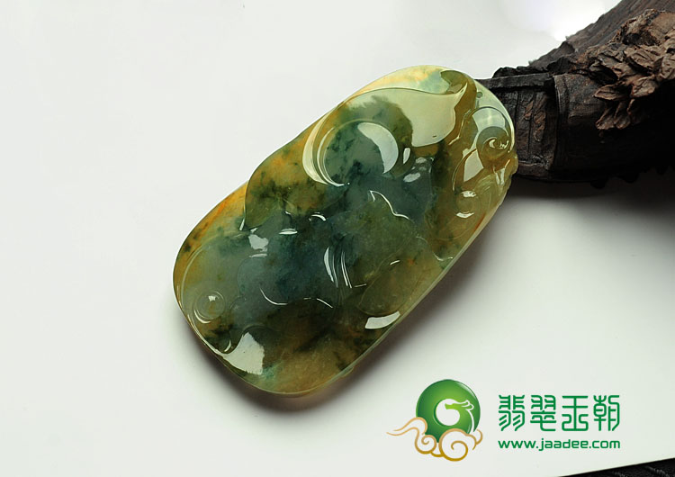 冰种黄翡飘花缅甸翡翠大展鸿图挂件