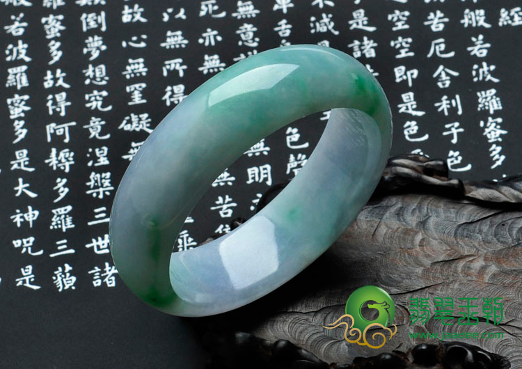 糯冰种春带彩缅甸翡翠手镯（57.3）