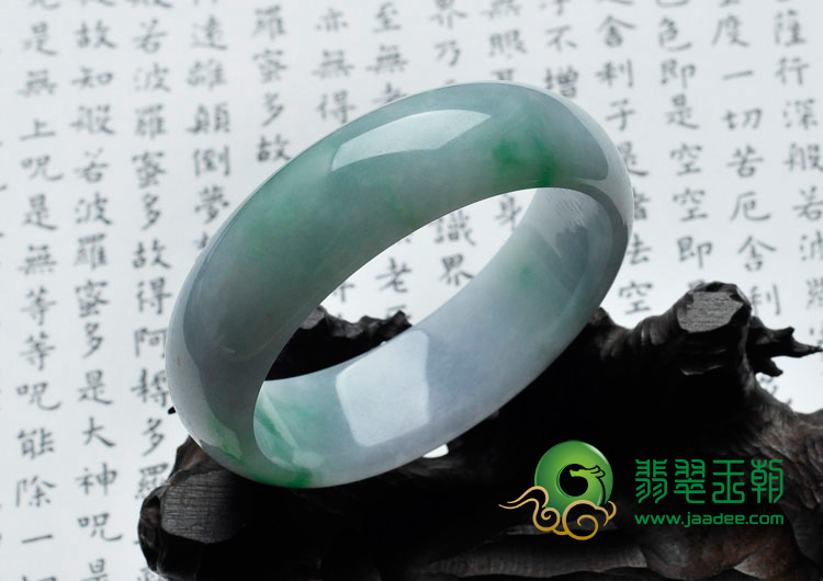 糯冰种春带彩缅甸翡翠手镯（57.3）