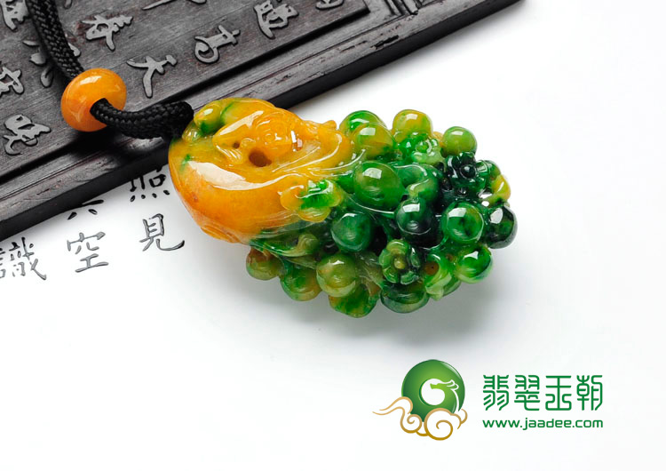 糯冰种黄加绿缅甸翡翠多子多福挂件