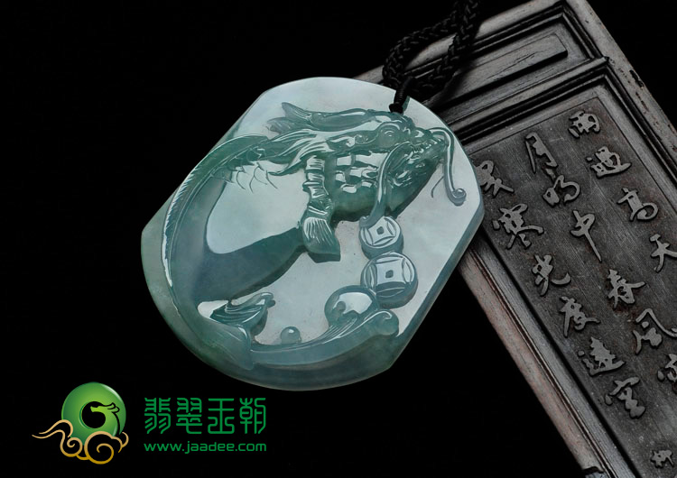 冰种飘花缅甸翡翠鱼龙变挂件