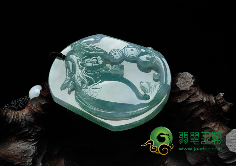 冰种飘花缅甸翡翠鱼龙变挂件