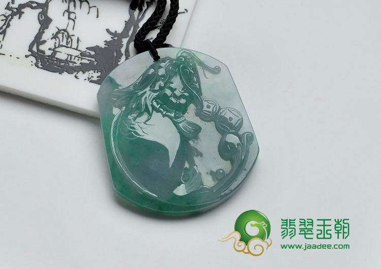 冰种飘花缅甸翡翠鱼龙变挂件