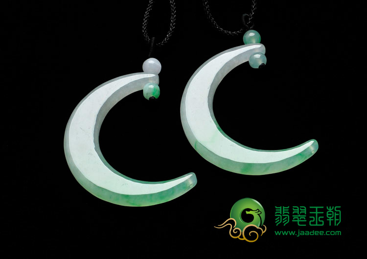 冰种翠色缅甸翡翠“新月如钩”挂件（一对）