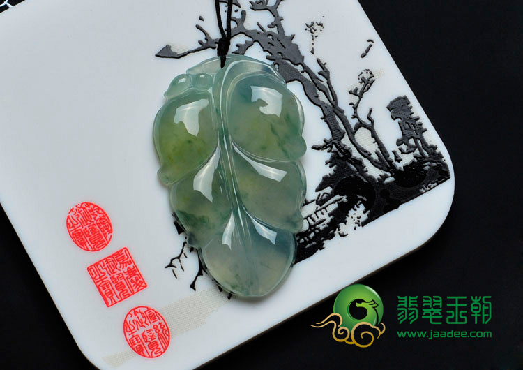 冰种淡黄翡飘花缅甸翡翠叶子挂件