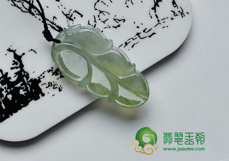 冰种淡黄翡缅甸翡翠叶子挂件