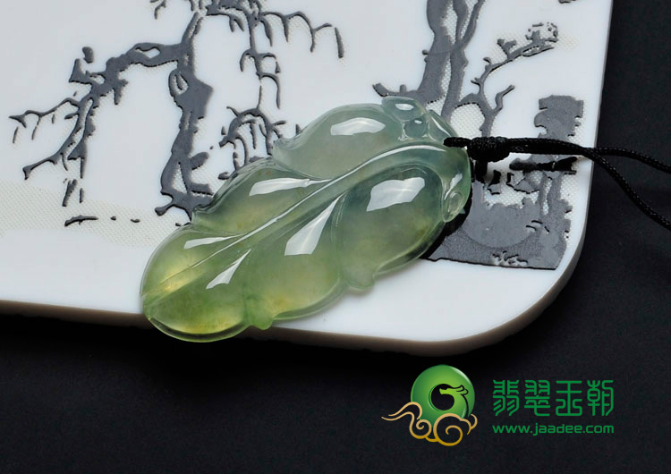 冰种淡黄翡缅甸翡翠叶子挂件