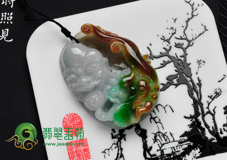 糯冰种三彩缅甸翡翠降龙罗汉头挂件
