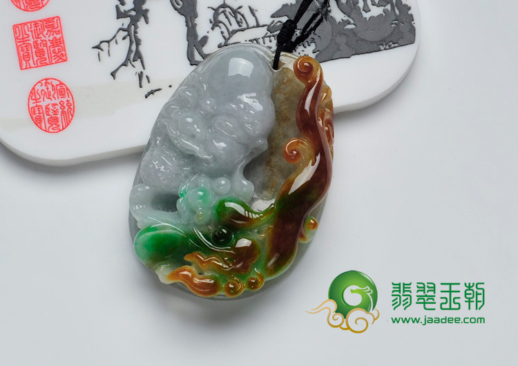 糯冰种三彩缅甸翡翠降龙罗汉头挂件