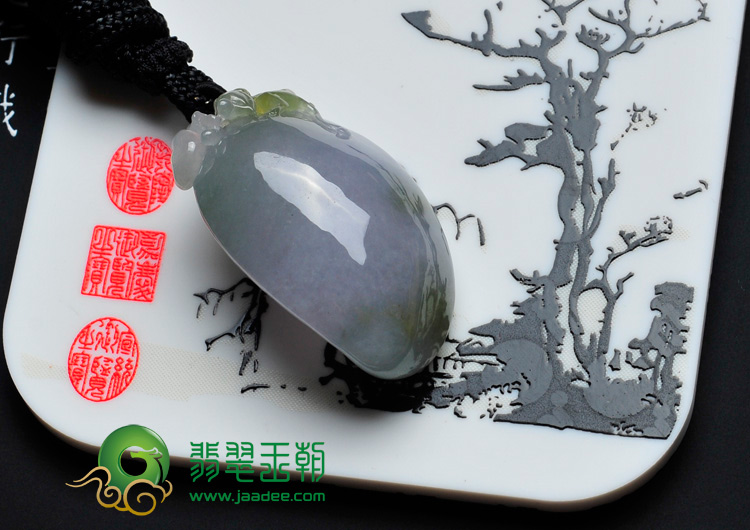 糯冰种三彩缅甸翡翠寿桃挂件