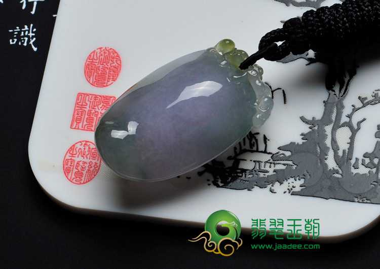 糯冰种三彩缅甸翡翠寿桃挂件