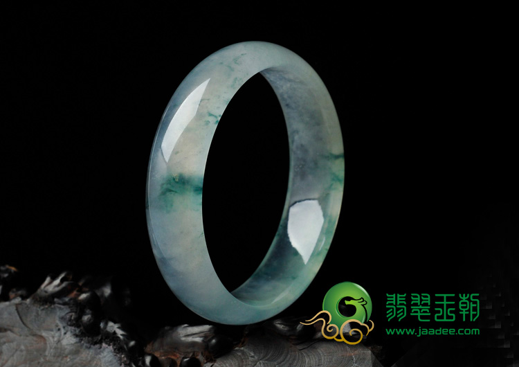 冰玻种飘花缅甸翡翠手镯（57.9mm）