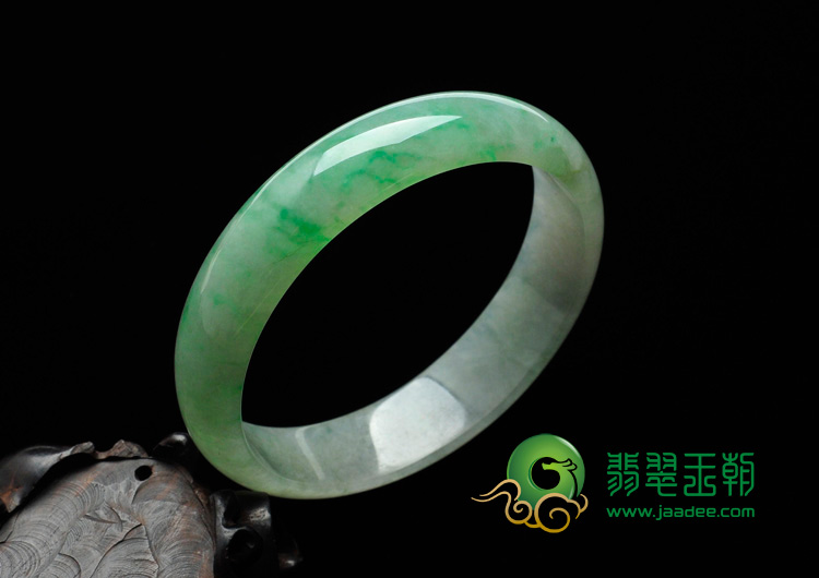 冰种飘翠缅甸翡翠手镯（55.6mm）