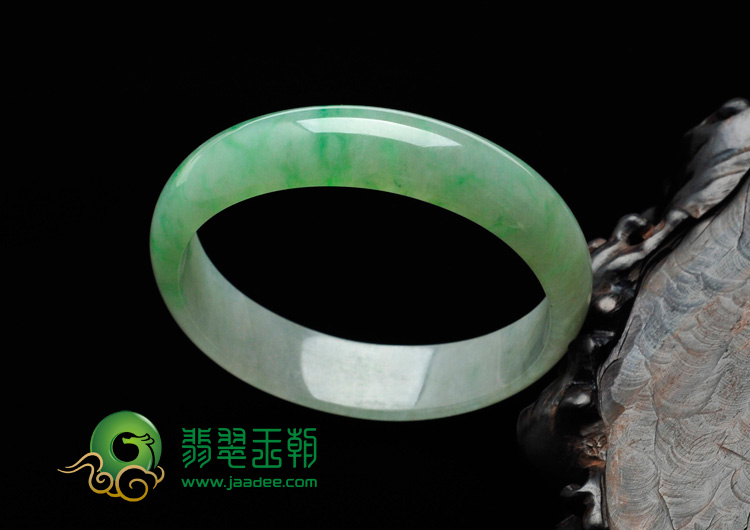 冰种飘翠缅甸翡翠手镯（55.6mm）