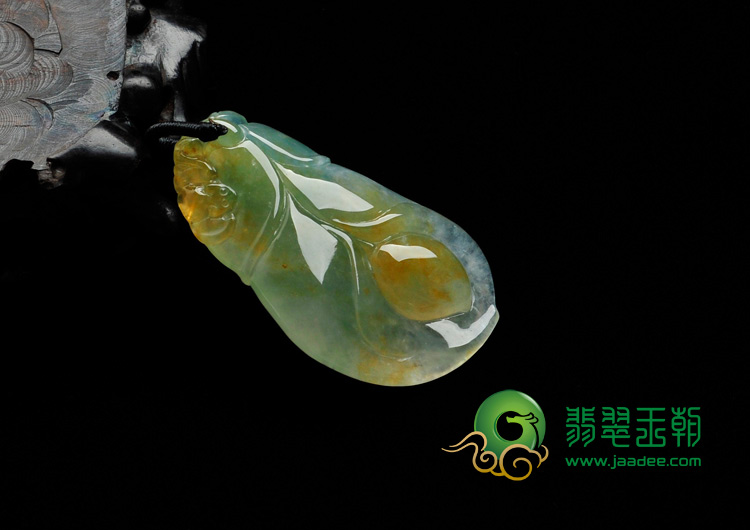 冰种黄加绿缅甸翡翠玉兰花挂件