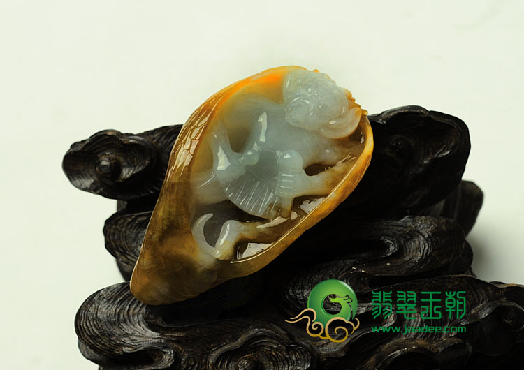 糯冰种褐黄翡缅甸翡翠逢凶化吉挂件