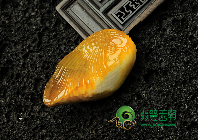 糯冰种褐黄翡缅甸翡翠逢凶化吉挂件