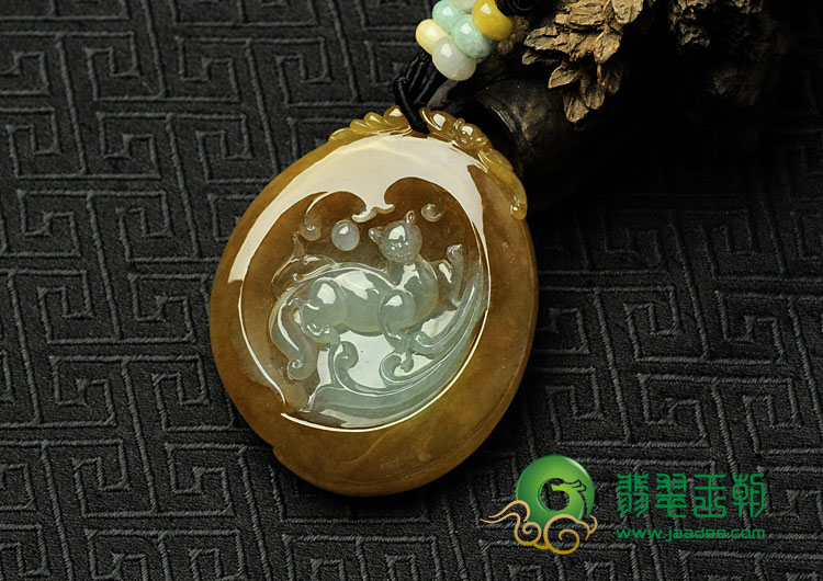 冰种褐黄翡缅甸翡翠欢天喜地挂件