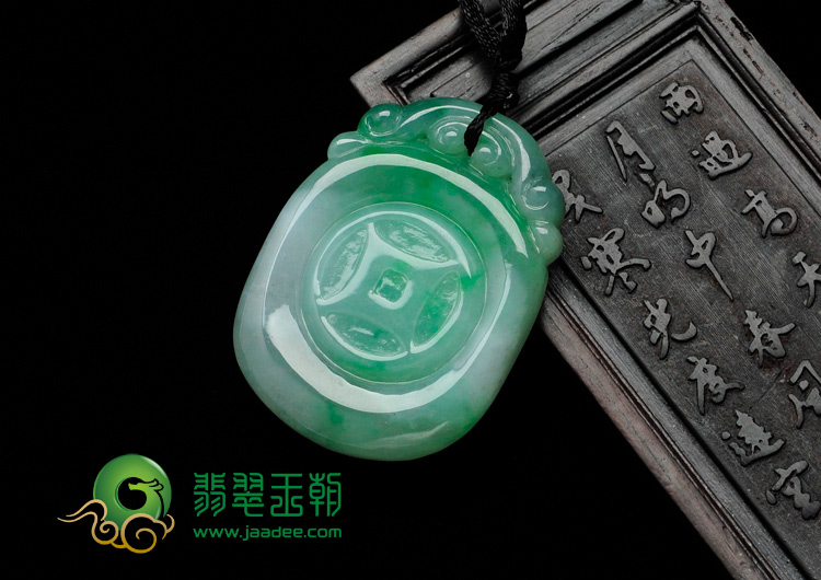 糯冰种飘翠缅甸翡翠八卦挂件