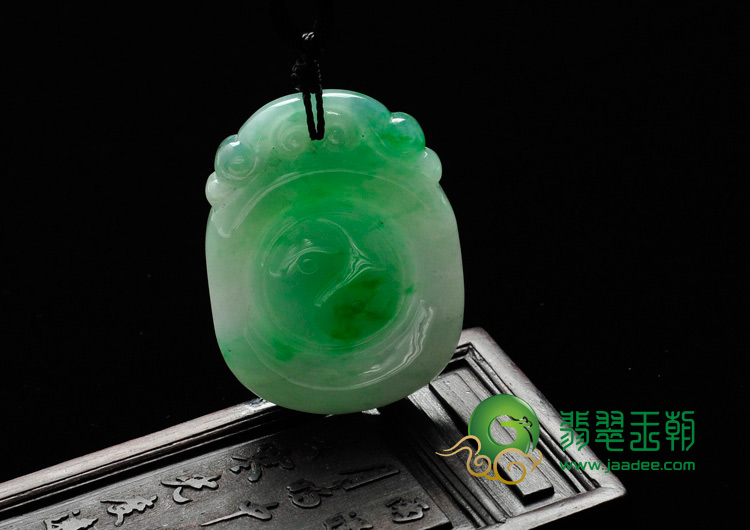糯冰种飘翠缅甸翡翠八卦挂件