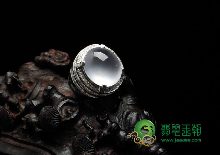 玻璃种缅甸翡翠莹光镶白金男戒（真钻）