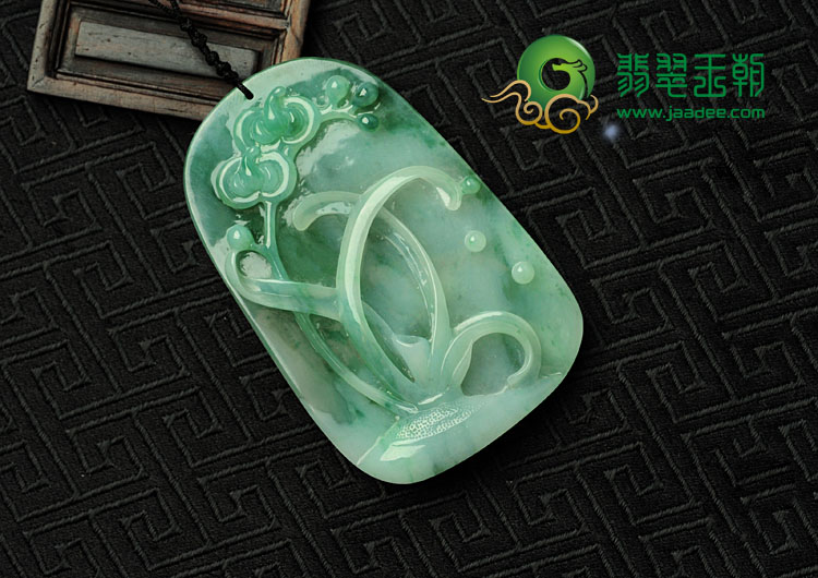 糯冰种飘花缅甸翡翠岁寒三友挂件