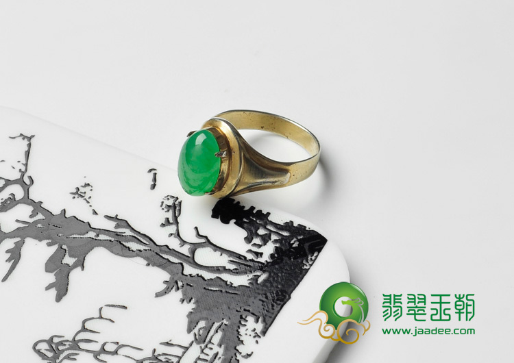冰种苹果绿缅甸翡翠戒面