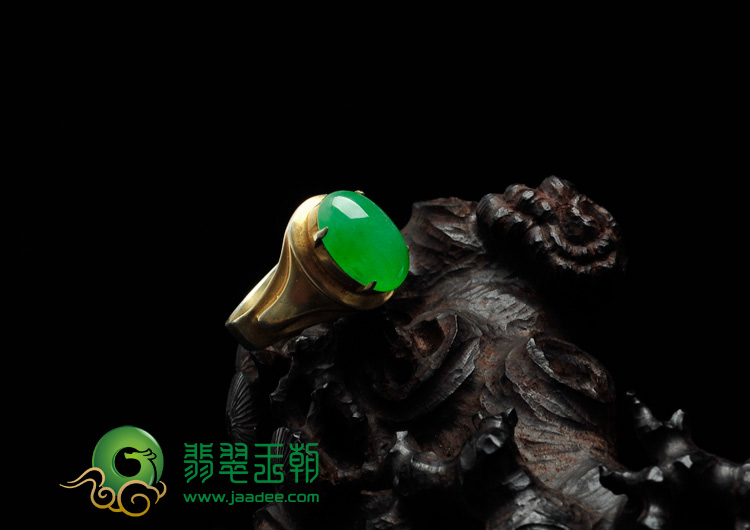 冰种苹果绿缅甸翡翠戒面