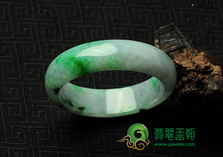 糯冰种春带彩缅甸翡翠手镯（58.4mm）