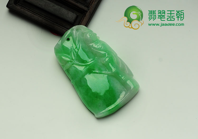 糯冰种翠色缅甸翡翠竹报平安挂件