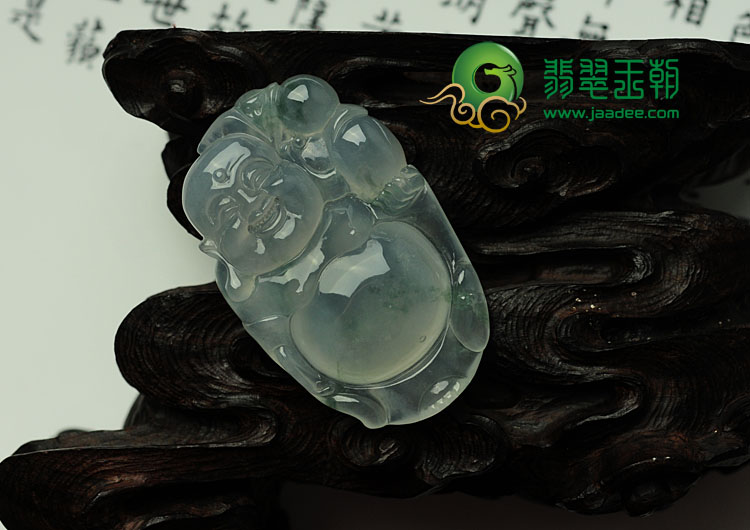 冰玻种飘花缅甸翡翠逍遥佛挂件