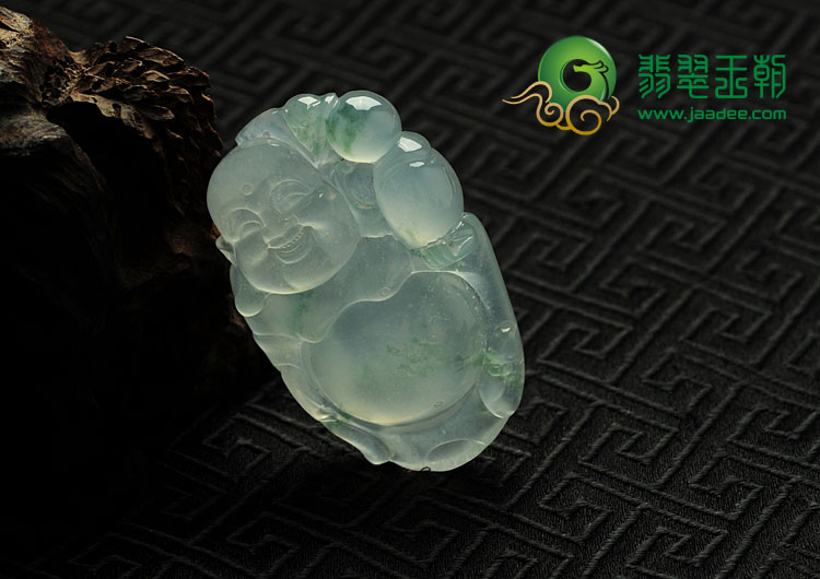 冰玻种飘花缅甸翡翠逍遥佛挂件