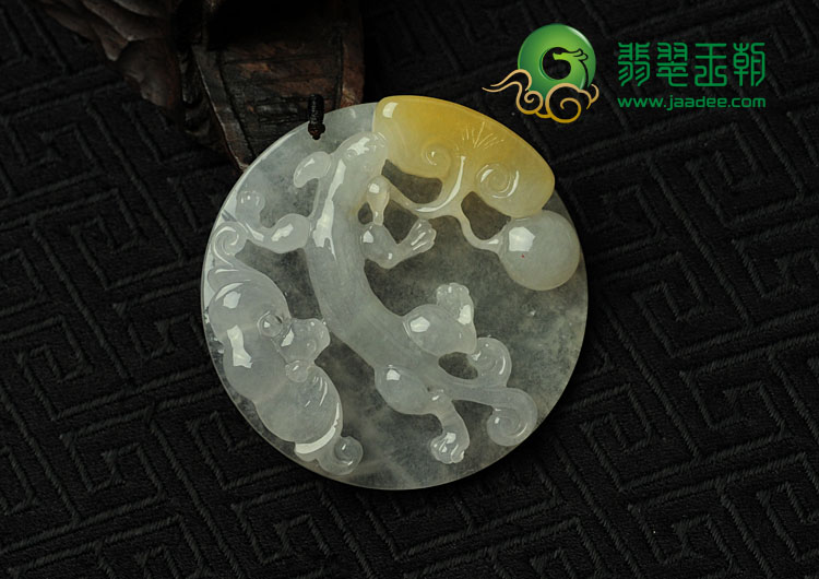 冰种黄翡缅甸翡翠螭龙降福挂件