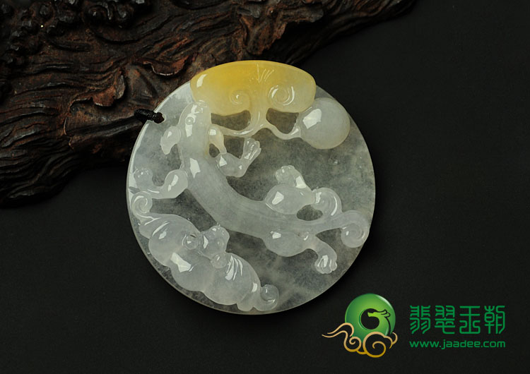 冰种黄翡缅甸翡翠螭龙降福挂件