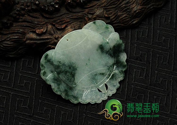 糯冰种飘花缅甸翡翠蝴蝶挂件