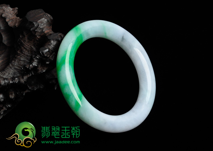 细糯种飘阳绿缅甸翡翠圆条手镯（55.3mm）