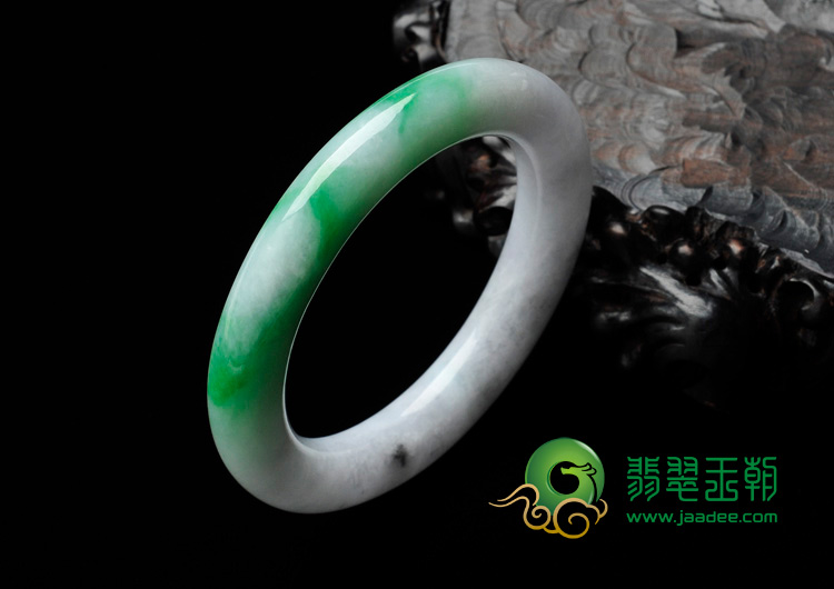 细糯种飘阳绿缅甸翡翠圆条手镯（55mm）