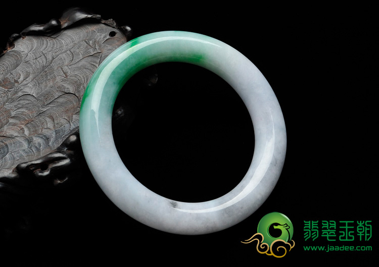 细糯种飘阳绿缅甸翡翠圆条手镯（55mm）