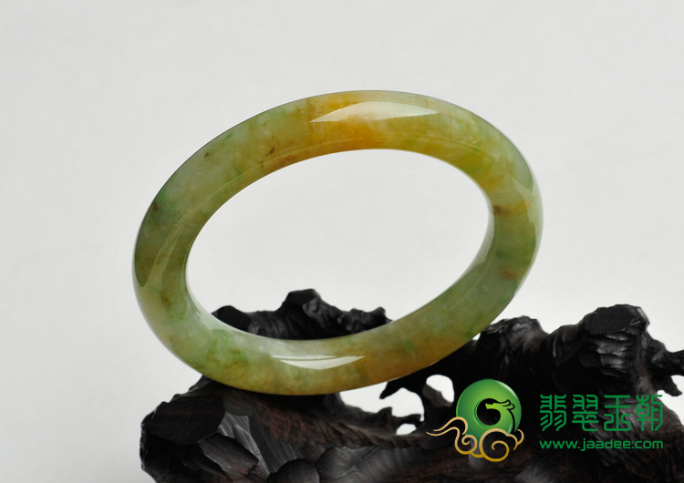 糯冰种黄翡略飘翠缅甸翡翠圆条手镯（55.8mm）