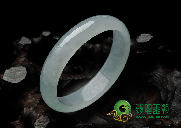 冰种晴水缅甸翡翠贵妃镯（52.5mm-49.2mm）